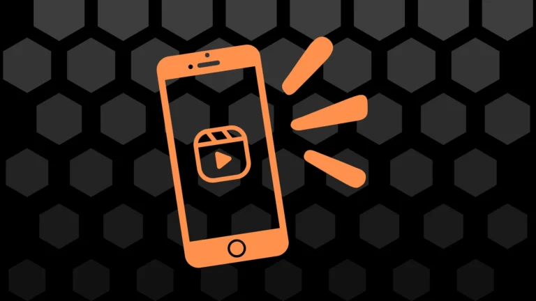 Smartphone mit Reels-Symbol vor einem dunklen Wabenmuster